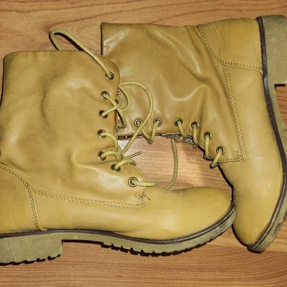 Mid Calf Boots on low heels sz6 Lace Up || EUC